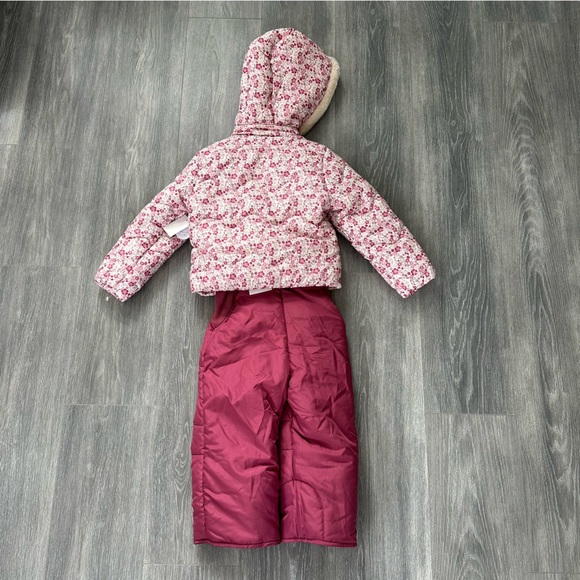 NWT TAHARI GIRL SNOWSUIT (size 3T) - Picture 4 of 12